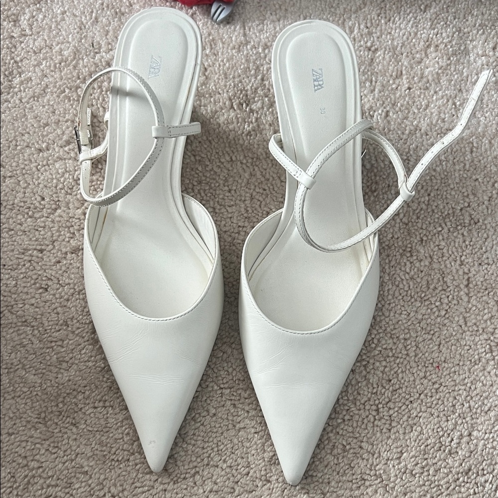 Zara Women's Cream Pointed-Toe Heels